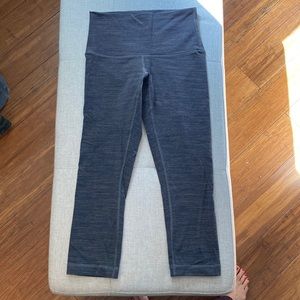 Lululemon 6 grey space dye Excellent condition.